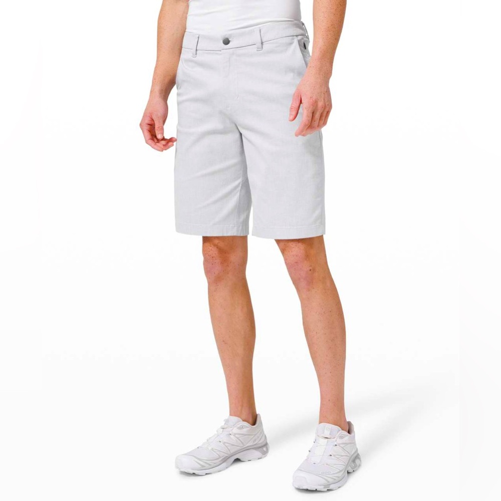 Lululemon Commission Short Qwick Oxford 11" *Relaxed - Size 34 (EUC)